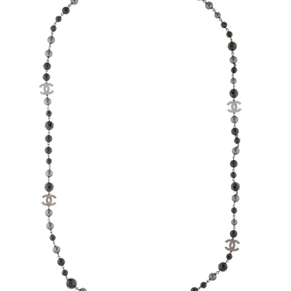 Chanel Faux pearl & Resin Bead CC Station Necklace - Picture 2 of 3